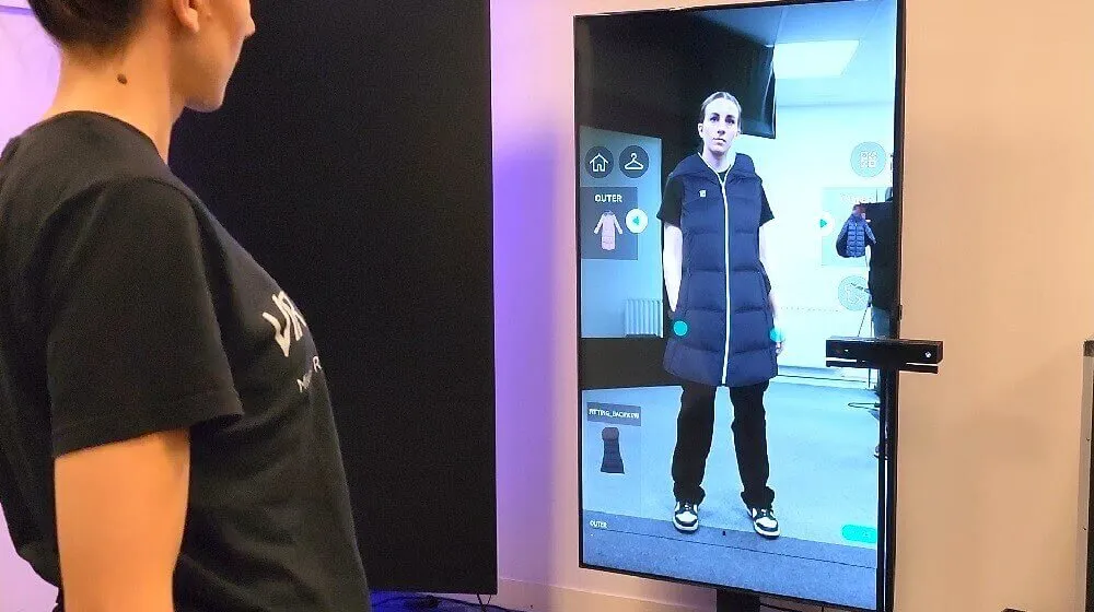 Virtuel et réel : comment les miroirs 3D remodèlent l'expérience de la mode